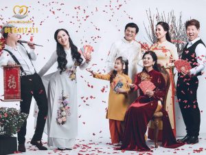 Chụp ảnh vợ chồng concept đoàn viên năm mới